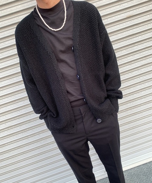 anown（アノン）の「鹿の子編みVネックニットカーディガン【インフルエンサー枝元雷亜×anown 限定コラボ】（カーディガン/ボレロ・メンズ・グリーン/ブラック/ホワイト・M/L）」の6枚目の写真