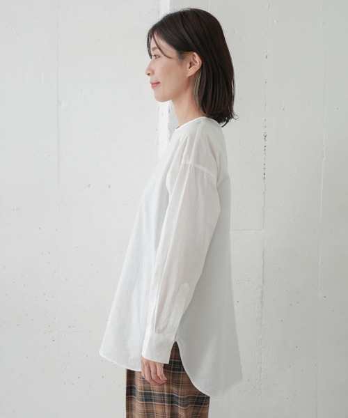 URBAN RESEARCH DOORS(アーバンリサーチドアーズ)の「クルーネックプルオーバーブラウス(シャツ/ブラウス・レディース・オフホワイト・ONE)」の19枚目の写真