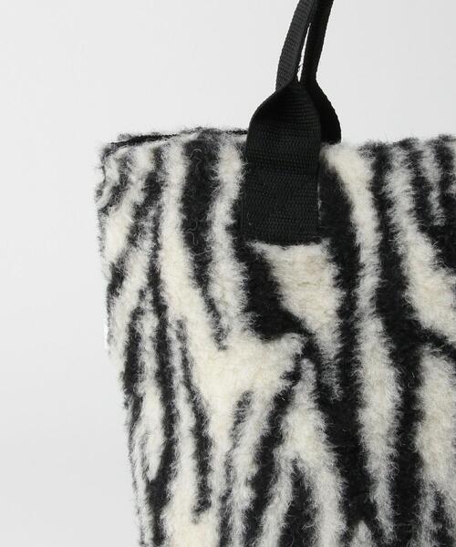 COLD BREAKER（コールドブレーカー）の「＜COLDBREAKER＞コーデュロイ×ボア リバーシブルトートバッグ -2WAY-（トートバッグ・レディース・ブラック・FREE）」の9枚目の写真