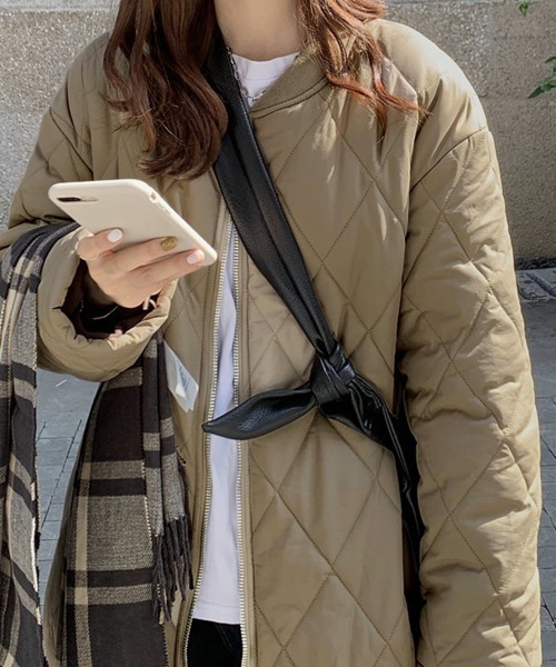 DAY CLOSET（デイ クローゼット）の「レディース ベースボールカラーカジュアルキルティングロングコート（ノーカラーコート・レディース・アイボリー/モカ・ONE SIZE）」の3枚目の写真