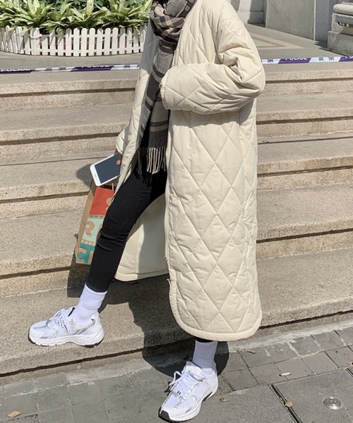 DAY CLOSET（デイ クローゼット）の「レディース ベースボールカラーカジュアルキルティングロングコート（ノーカラーコート・レディース・アイボリー/モカ・ONE SIZE）」の10枚目の写真