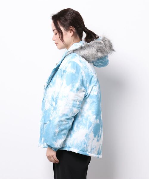 INTERPLAY（インタープレイ）の「【INTERPLAY】タイダイプリントN3Bタイプブルゾン（ブルゾン・レディース・グレー/ブルー・FREE）」の3枚目の写真