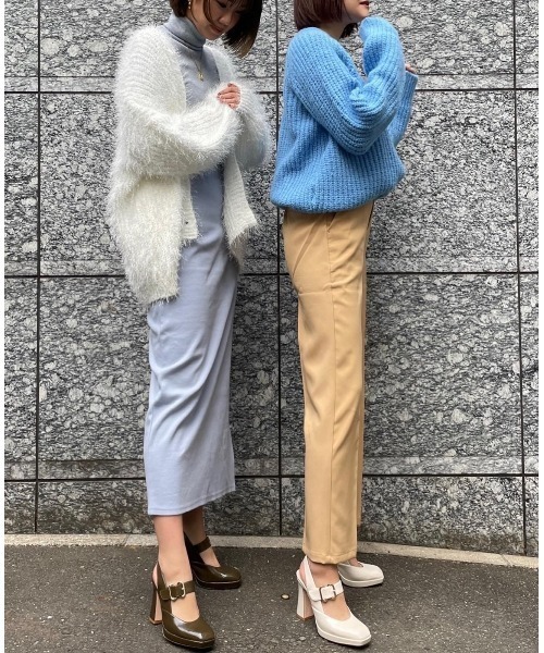 R&E(アールアンドイー)の「【R&E】チャンキーヒールベルテッドエナメルパンプス(パンプス・レディース・ブラック/カーキ/アイボリー・22.0cm/22.5cm/23.0cm/23.5cm/24.0cm/24.5cm)」の13枚目の写真