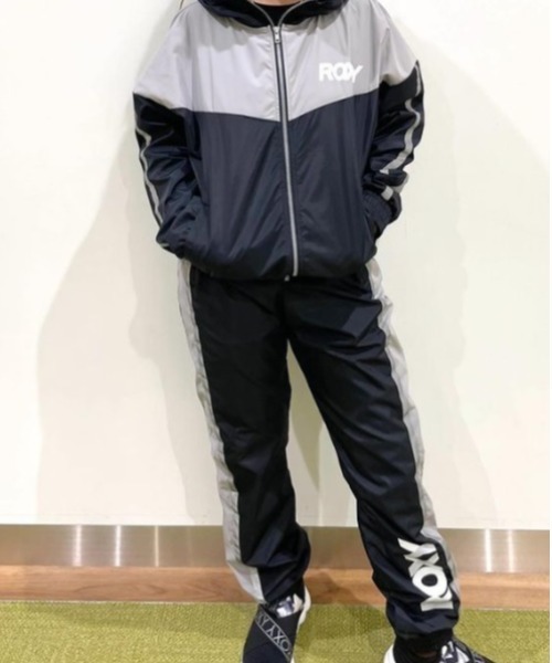 ROXY（ロキシー）の「ON THE MOVE 4/ロキシーゴムバンドスニーカー（スニーカー・レディース・ホワイト/ブラック/ブラック系その他・23cm/23.5cm/24cm/24.5cm/25cm）」の4枚目の写真