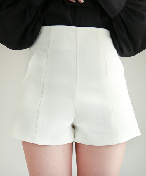 Loueme（ルエム）の「ハイウエストベーシックショートパンツ（その他パンツ・レディース・ホワイト/ブラック/ベージュ・FREE）」の8枚目の写真