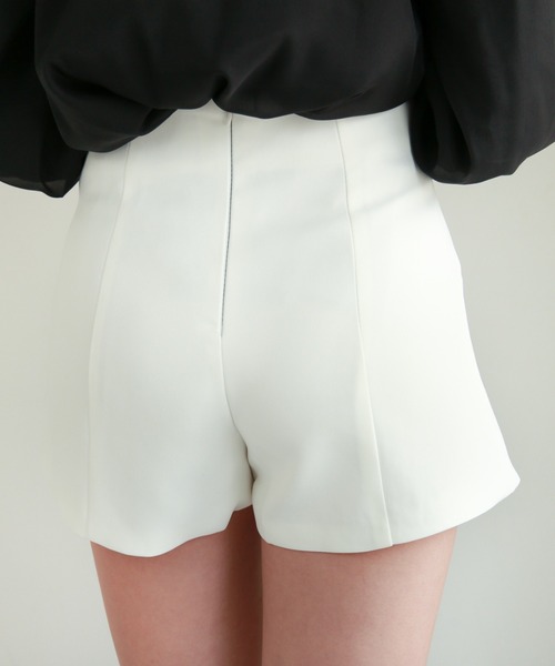 Loueme（ルエム）の「ハイウエストベーシックショートパンツ（その他パンツ・レディース・ホワイト/ブラック/ベージュ・FREE）」の9枚目の写真