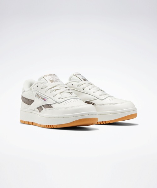 Reebok(リーボック)の「クラブシー / Club C Double Revenge(スニーカー・レディース・オフホワイト/ホワイト×グリーン・22.5cm/23.5cm/24.5cm/25.5cm/26.5cm/27.5cm/27.0cm/28.0cm/22.0cm/23.0cm/24.0cm/25.0cm/26.0cm)」の2枚目の写真