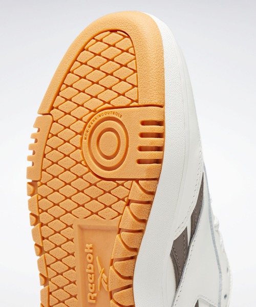 Reebok(リーボック)の「クラブシー / Club C Double Revenge(スニーカー・レディース・オフホワイト/ホワイト×グリーン・22.5cm/23.5cm/24.5cm/25.5cm/26.5cm/27.5cm/27.0cm/28.0cm/22.0cm/23.0cm/24.0cm/25.0cm/26.0cm)」の9枚目の写真