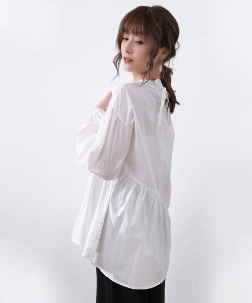 Doux Belle(ドゥーベル)の「アシメトリーペプラムチュニック(シャツ/ブラウス・レディース・ブラック/ベージュ/アイボリー・MEDIUM/LARGE)」の14枚目の写真