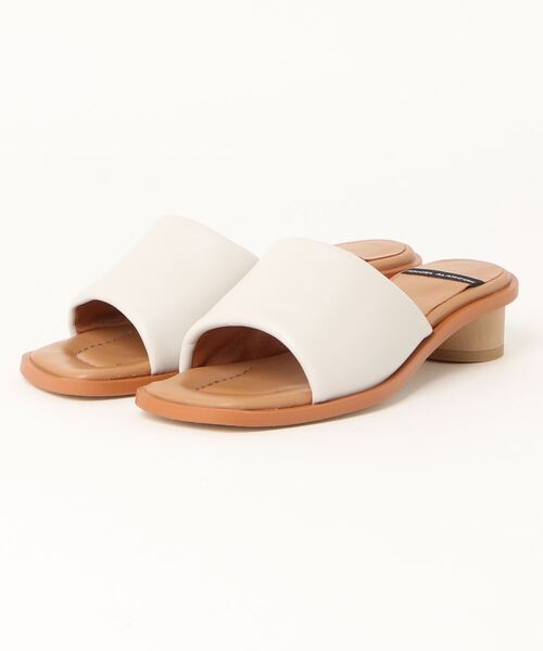 inter-chaussures（インターショシュール）の「【ANGEL ALARCON】スクエアトウミュールサンダル(D22002)（サンダル・レディース・ホワイト/ブラック/ラベンダー・38/35/36/37）」の2枚目の写真