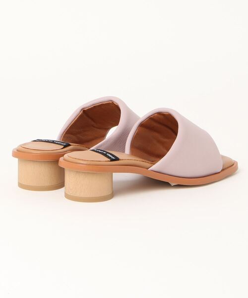 inter-chaussures（インターショシュール）の「【ANGEL ALARCON】スクエアトウミュールサンダル(D22002)（サンダル・レディース・ホワイト/ブラック/ラベンダー・38/35/36/37）」の5枚目の写真