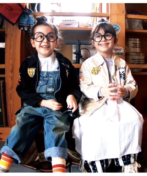 DENIM DUNGAREE（デニムダンガリー）の「レーヨンコットンサテン フクトラ ブルゾン（ブルゾン・キッズ・アイボリー・100/110/120）」の2枚目の写真