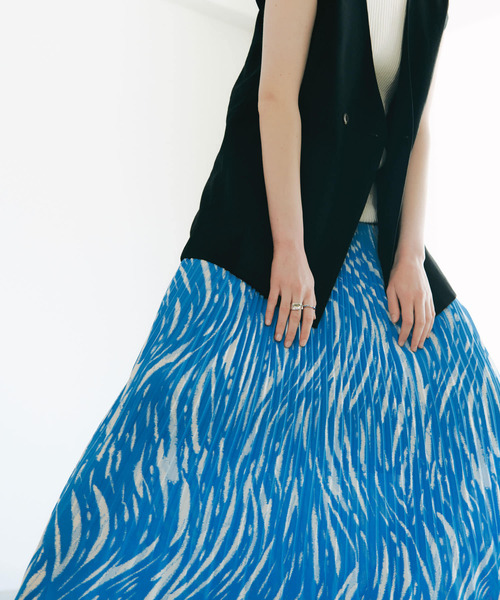 SENSE OF PLACE by URBAN RESEARCH(センスオブプレイスバイアーバンリサーチ)の「ウェーブプリントプリーツマーメイドスカート(スカート・レディース・ブラック系その他/ブルー系その他・ONE)」の1枚目の写真