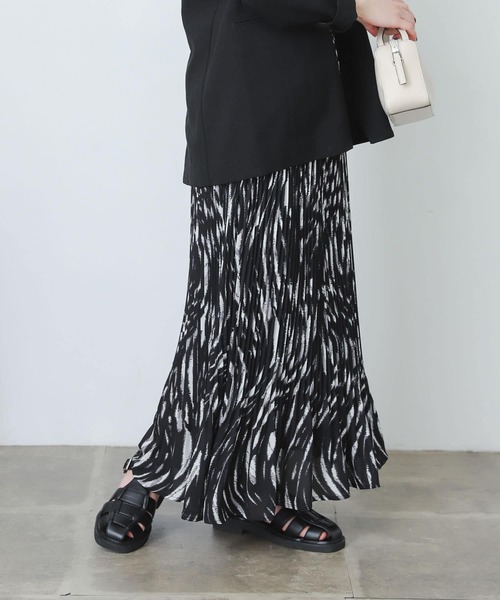 SENSE OF PLACE by URBAN RESEARCH(センスオブプレイスバイアーバンリサーチ)の「ウェーブプリントプリーツマーメイドスカート(スカート・レディース・ブラック系その他/ブルー系その他・ONE)」の6枚目の写真