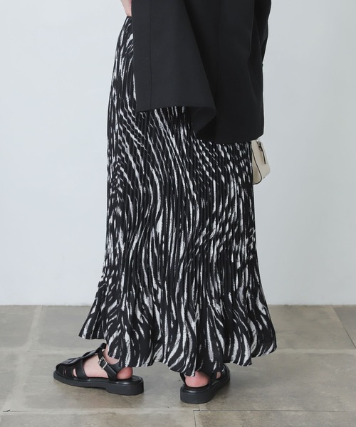 SENSE OF PLACE by URBAN RESEARCH(センスオブプレイスバイアーバンリサーチ)の「ウェーブプリントプリーツマーメイドスカート(スカート・レディース・ブラック系その他/ブルー系その他・ONE)」の7枚目の写真
