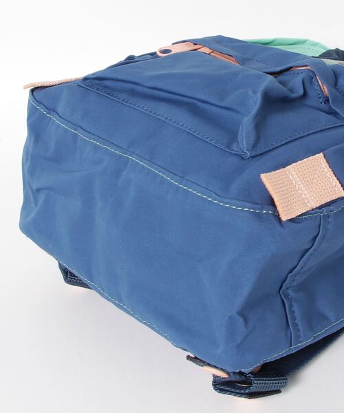 FJALL RAVEN (フェールラーベン)の「Kanken Art Mini (FJALLRAVEN/フェールラーベン)(バックパック/リュック・レディース・ブラウン系/ブルー系/ピンク系・ONE SIZE)」の5枚目の写真