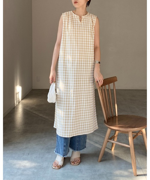 She's Closet（シーズクローゼット）の「ギンガムチェック2wayケープノーリーブロングワンピース（ワンピース・レディース・ブラック/ナチュラル/グレイッシュベージュ・FREE）」の14枚目の写真