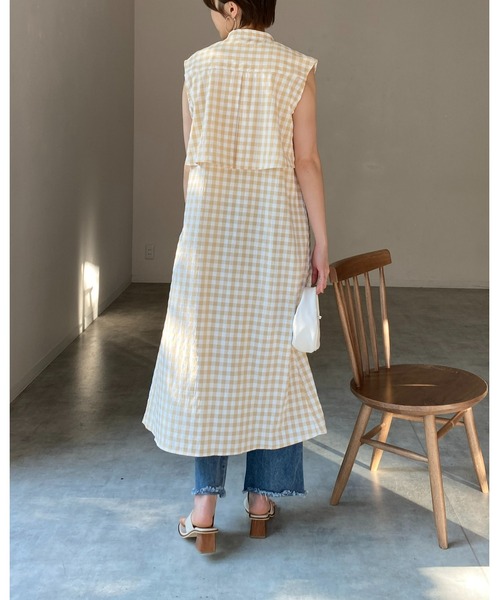She's Closet（シーズクローゼット）の「ギンガムチェック2wayケープノーリーブロングワンピース（ワンピース・レディース・ブラック/ナチュラル/グレイッシュベージュ・FREE）」の16枚目の写真