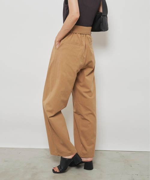 Auntie Rosa Holiday（アンティローザホリデー）の「ベルト付きツータックワイドパンツ / サイズ展開あり（チノパンツ・レディース・ベージュ/カーキ・SMALL/MEDIUM）」の13枚目の写真