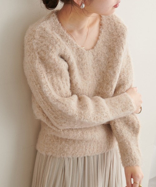 natural couture(ナチュラルクチュール)の「WEB限定カラーあり/ふわもこラメMIXニット(ニット/セーター・レディース・ライトグレー/ベージュ/ピンク/ブルー/ラベンダー・FREE)」の2枚目の写真