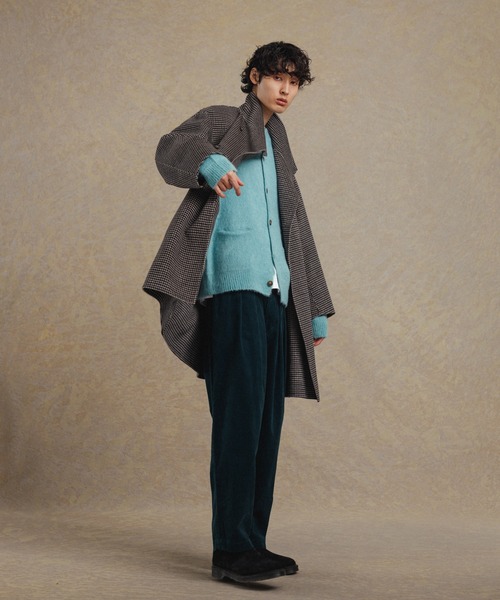 ADAM ET ROPE'(アダムエロペ)の「コーデュロイ ルーズ ワイドテーパード パンツ(その他パンツ・メンズ・グリーン/オフホワイト・L/M)」の17枚目の写真