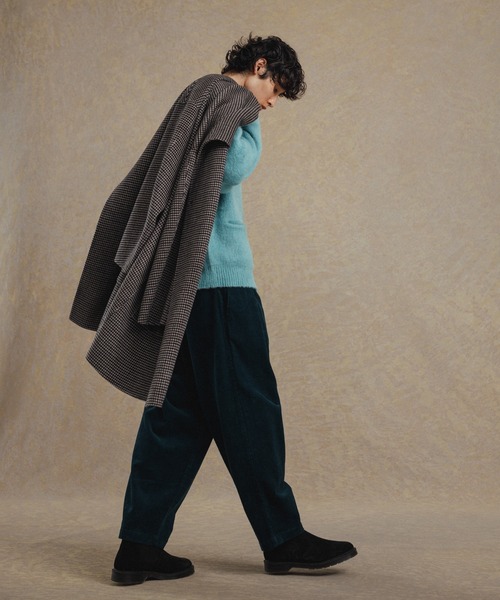 ADAM ET ROPE'(アダムエロペ)の「コーデュロイ ルーズ ワイドテーパード パンツ(その他パンツ・メンズ・グリーン/オフホワイト・L/M)」の21枚目の写真
