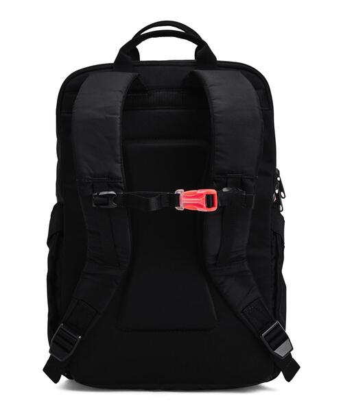 UNDER ARMOUR(アンダーアーマー)の「UAエッセンシャルズ バックパック 17L(トレーニング/レディース)(バックパック/リュック・レディース・ブラック・ONESIZE)」の2枚目の写真