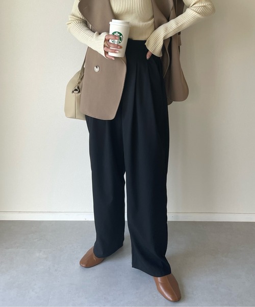 y/m by misato(イムバイミサト)の「エステルツイルタックパンツ(その他パンツ・レディース・ブラック/ベージュ・FREE)」の11枚目の写真