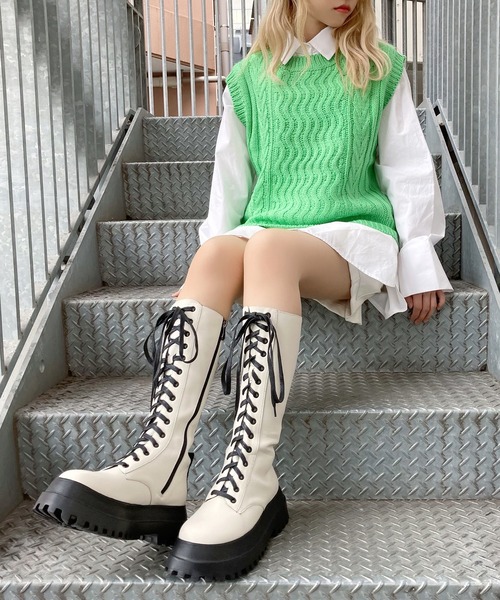 Figments（フィグメンツ）の「コンバットロングブーツ（ブーツ・レディース・オフホワイト/ブラック・MEDIUM/SMALL）」の2枚目の写真