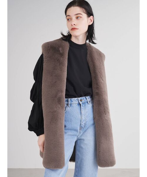 ELENDEEK（エレンディーク）の「フェイクファージレ（その他アウター・レディース・ライトグレー/モカ・FREE）」の2枚目の写真