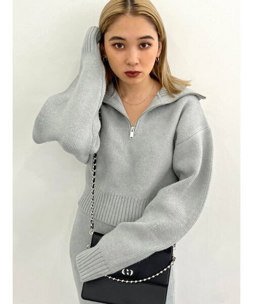 EMODA（エモダ）の「ハーフジップボリュームニット（ニット/セーター・レディース・グレー/ブラック/ブルー/ベージュ・FREE）」の20枚目の写真