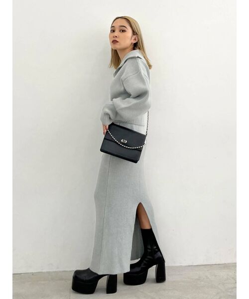 EMODA（エモダ）の「ハーフジップボリュームニット（ニット/セーター・レディース・グレー/ブラック/ブルー/ベージュ・FREE）」の10枚目の写真