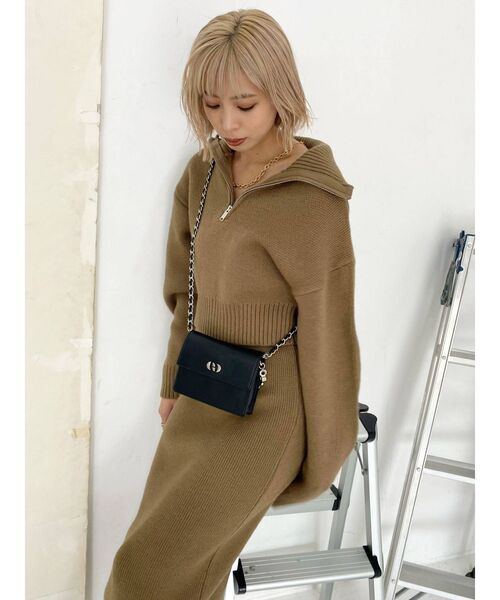 EMODA（エモダ）の「ハーフジップボリュームニット（ニット/セーター・レディース・グレー/ブラック/ブルー/ベージュ・FREE）」の7枚目の写真