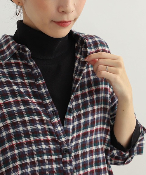 URBAN RESEARCH DOORS（アーバンリサーチドアーズ）の「『UR TECH』テレコタートルネックTシャツ（Tシャツ/カットソー・レディース・ライトグレー/オフホワイト/ブラック・MEDIUM）」の2枚目の写真