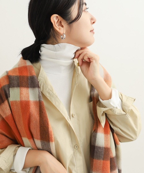 URBAN RESEARCH DOORS（アーバンリサーチドアーズ）の「『UR TECH』テレコタートルネックTシャツ（Tシャツ/カットソー・レディース・ライトグレー/オフホワイト/ブラック・MEDIUM）」の4枚目の写真