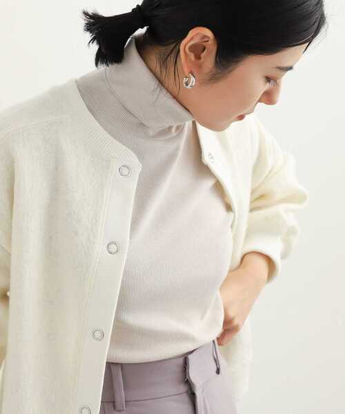 URBAN RESEARCH DOORS（アーバンリサーチドアーズ）の「『UR TECH』テレコタートルネックTシャツ（Tシャツ/カットソー・レディース・ライトグレー/オフホワイト/ブラック・MEDIUM）」の11枚目の写真