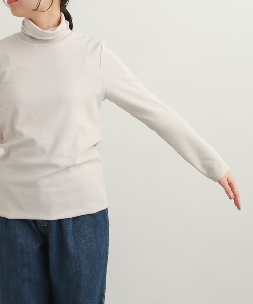 URBAN RESEARCH DOORS（アーバンリサーチドアーズ）の「『UR TECH』テレコタートルネックTシャツ（Tシャツ/カットソー・レディース・ライトグレー/オフホワイト/ブラック・MEDIUM）」の16枚目の写真