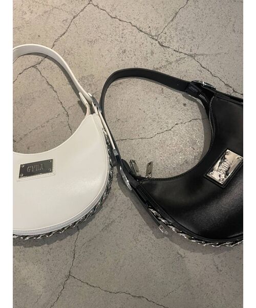 GYDA(ジェイダ)の「ラウンドチェーンハンドバッグ(ハンドバッグ・レディース・ブラック/オフホワイト・FREE)」の3枚目の写真