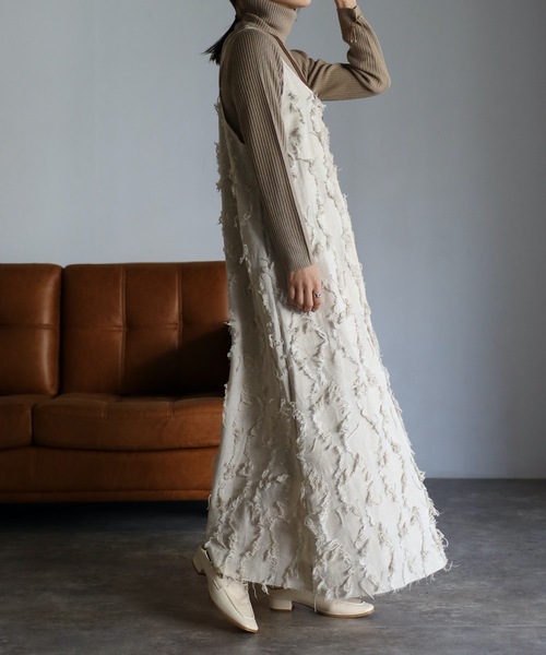 ap retro(アプレトロ)の「フリンジ キャミワンピース / ロング丈(ワンピース・レディース・アイボリー/ホワイト/ブラック/ネイビー・FREE)」の18枚目の写真