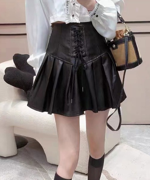 SPIGA(スピーガ)の「フェイクレザーレースアップミニスカート(スカート・レディース・ブラック/キャメル・SMALL/MEDIUM)」の2枚目の写真