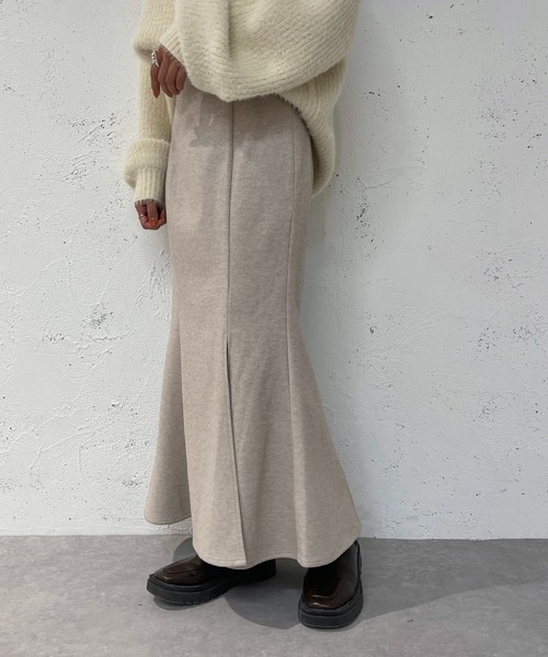 apres jour mignon(アプレジュールミニョン)の「スリットマーメイドスカート【ZOZOTOWN限定アイテム】(スカート・レディース・ブラック/オレンジ/オートミール・SMALL/MEDIUM/X-LARGE)」の3枚目の写真