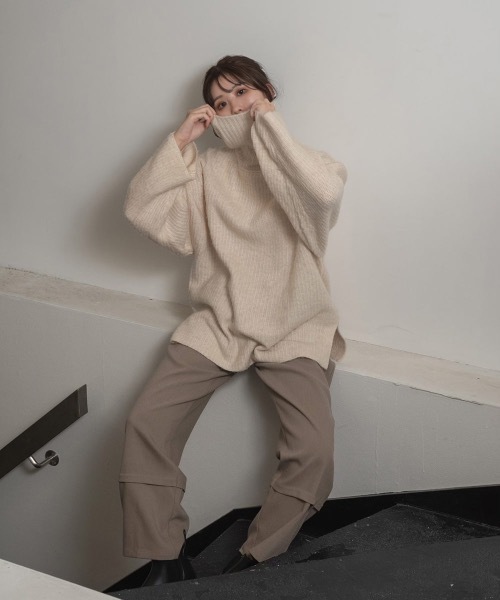 Amiur(エミレ)の「off turtle tunic(ニット/セーター・レディース・ブラック/アイボリー/グレー・FREE)」の19枚目の写真