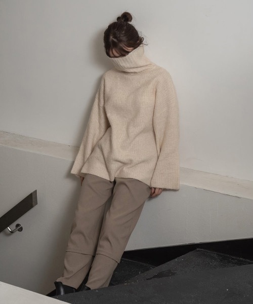 Amiur(エミレ)の「off turtle tunic(ニット/セーター・レディース・ブラック/アイボリー/グレー・FREE)」の20枚目の写真