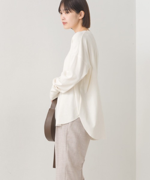 OMNES（オムネス）の「リブ裾ラウンドプルオーバー長袖（その他トップス・レディース・オレンジ/ホワイト系その他/ブラック/アイボリー/オリーブ/ブルー/ラベンダー/ベージュ系その他/グレー系その他/ブラック系その他/ホワイト系その他2/ベージュ×ブラック/グレー・FREE）」の22枚目の写真