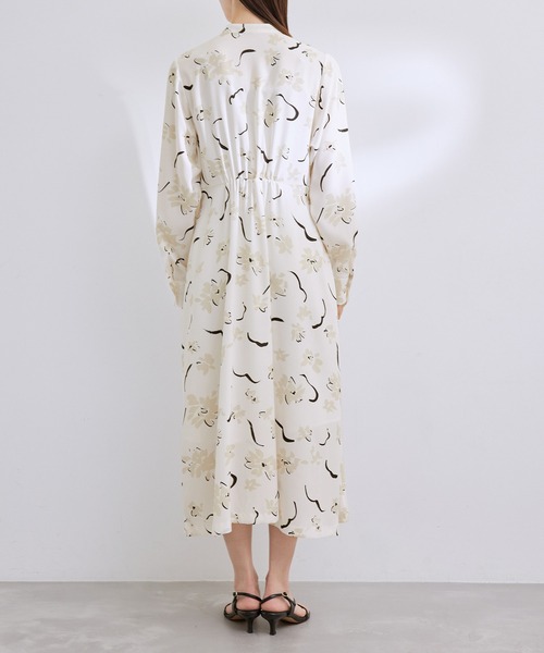 ROPE'（ロペ）の「アートプリントスタンドカラーワンピース（ワンピース・レディース・ホワイト/ネイビー・36/38）」の10枚目の写真