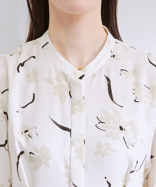 ROPE'（ロペ）の「アートプリントスタンドカラーワンピース（ワンピース・レディース・ホワイト/ネイビー・36/38）」の11枚目の写真