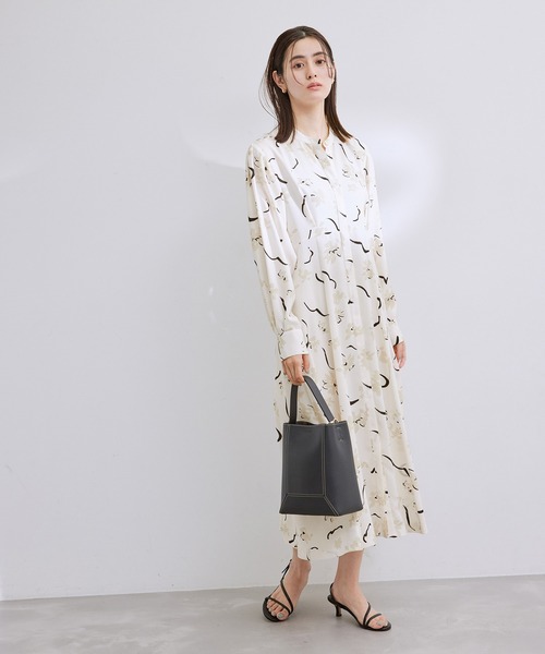 ROPE'（ロペ）の「アートプリントスタンドカラーワンピース（ワンピース・レディース・ホワイト/ネイビー・36/38）」の21枚目の写真