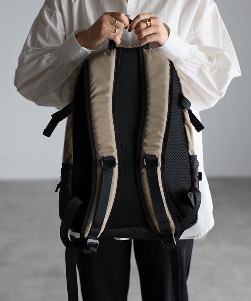 グッシオベーシック】ナイロンバックパック 18L リュックサック