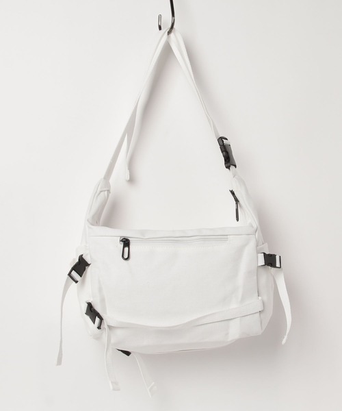 NOVESSEL（ノベセル）の「A'GEM/9 × .kom『NOVESSEL/ノベセル』ベルト付きショルダーバッグ（ショルダーバッグ・レディース・ホワイト/ブラック・FREE）」の9枚目の写真