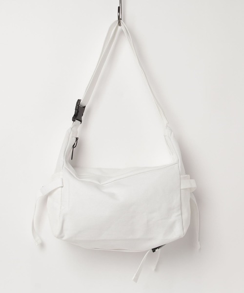 NOVESSEL（ノベセル）の「A'GEM/9 × .kom『NOVESSEL/ノベセル』ベルト付きショルダーバッグ（ショルダーバッグ・レディース・ホワイト/ブラック・FREE）」の8枚目の写真